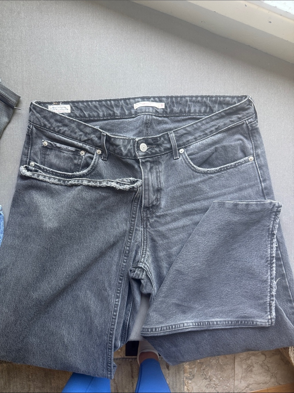 Levi's Women's Low Loose Jeans in Washed Black dark gray